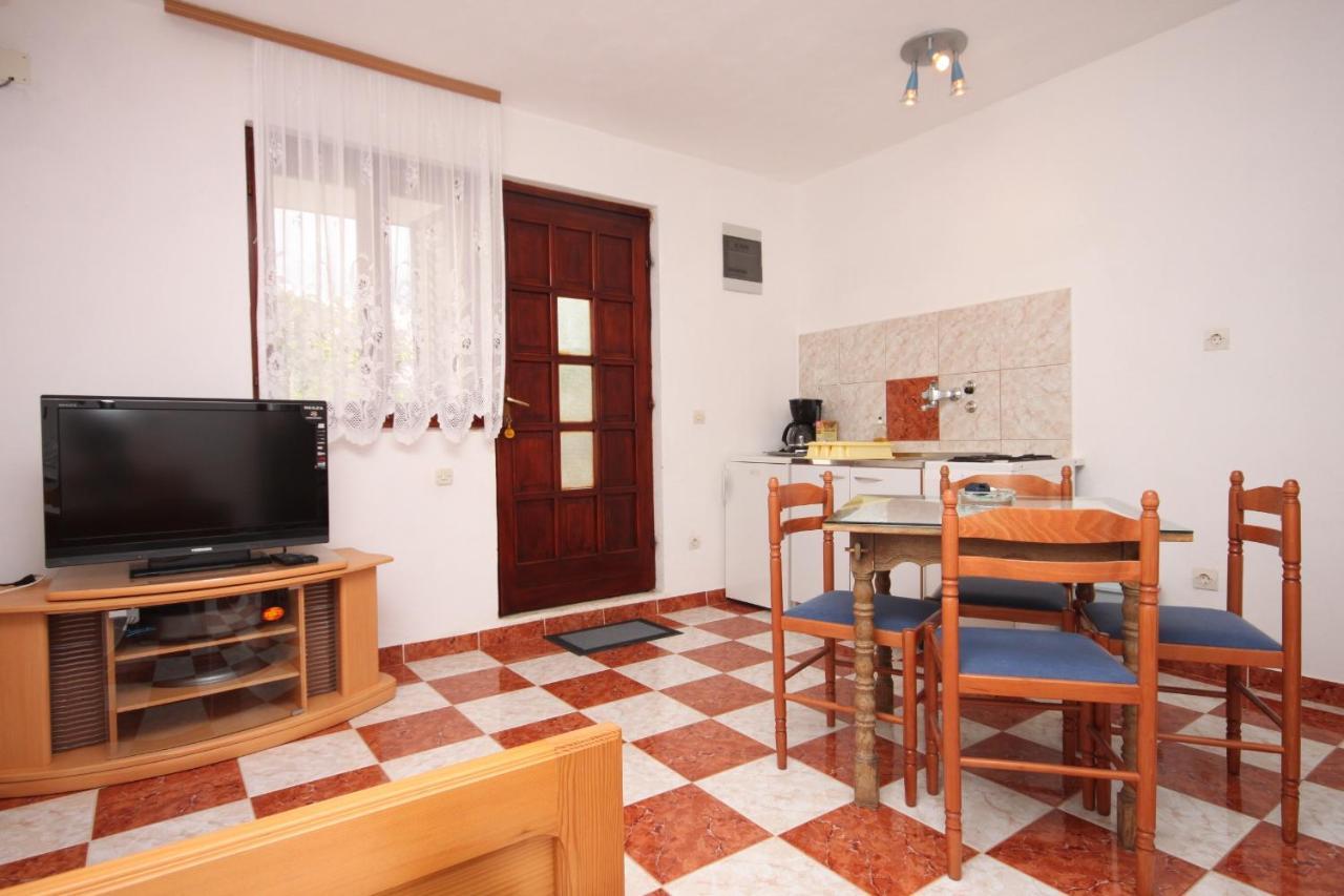 Apartments With A Parking Space Starigrad, Paklenica - 6618 Exterior photo