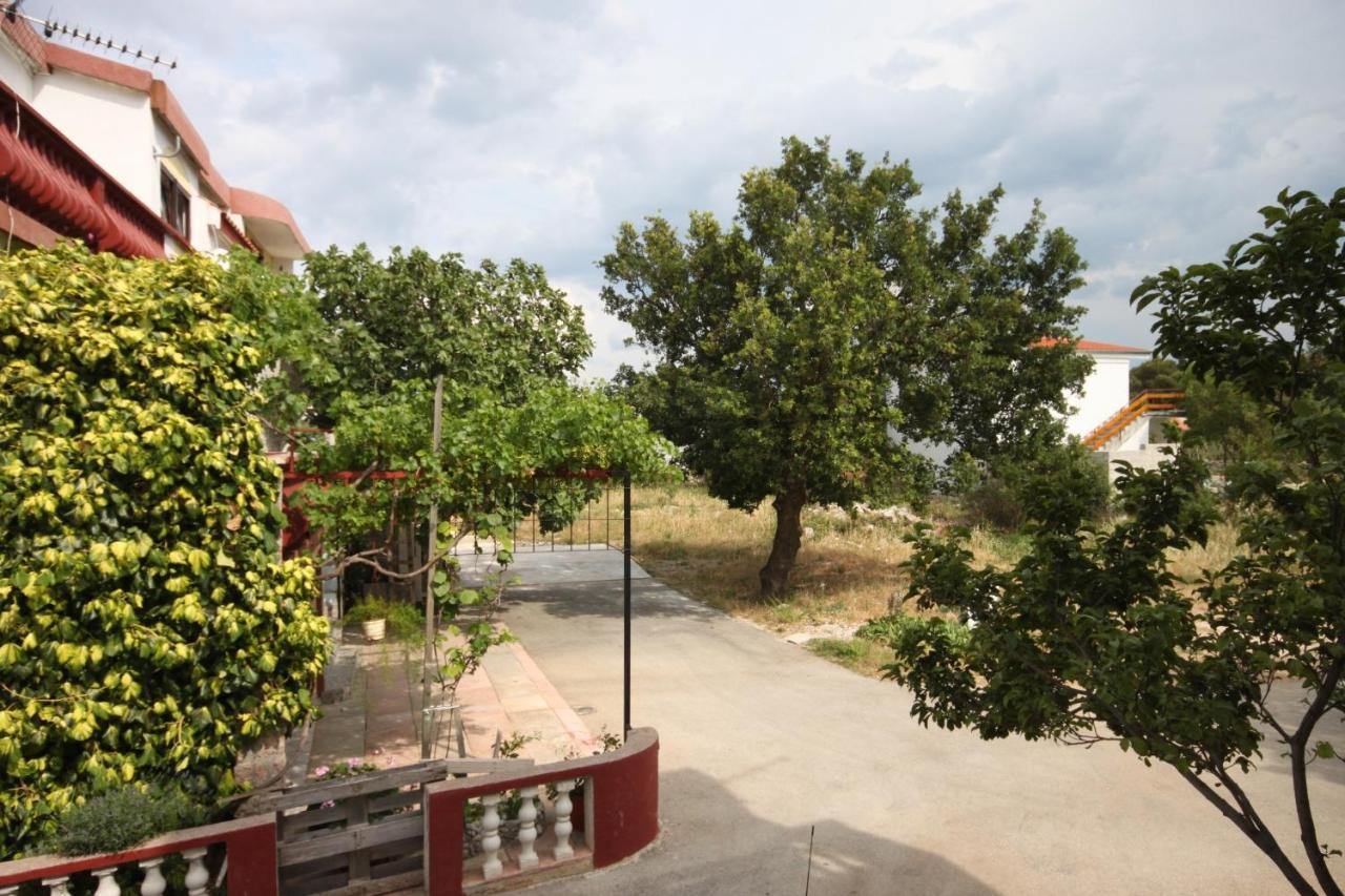 Apartments With A Parking Space Starigrad, Paklenica - 6618 Exterior photo