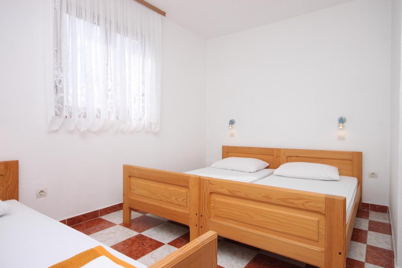 Apartments With A Parking Space Starigrad, Paklenica - 6618 Exterior photo